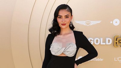 7 Foto Gaya Agnez Mo di Gold Gala 2025, Seksi Pakai Gaun Rp 40 Juta