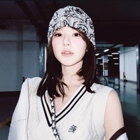 Zhao Lusi dikenal sebagai aktris cantik yang mendapat julukan ‘Ratu Drama Cina’. Belakangan dia menghilang dari sorotan publik karena kondisi kesehatannya yang menurun. Zhao Lusi didiagnosis menderita penyakit gangguan mental, hingga harus menggunakan kursi roda. Foto: Instagram