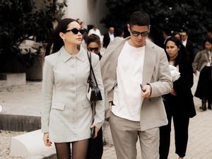 Gaya Couple Alyssa Daguise & Al Ghazali di Pernikahan Kakak, Tampil Formal