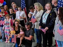 AS Sambut Pengungsi Kulit Putih Afrika Selatan Pertama di Era Trump