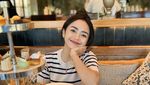 Pose Cantik Ayu Puspa saat Kulineran di Korea Selatan hingga Thailand