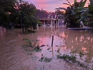 Diguyur Hujan Sejak Siang, Sejumlah Titik di Sumenep Terendam Banjir