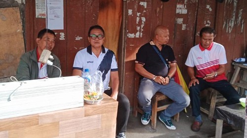 BPKAD Karangasem melakukan pengawasan di Pos Portal Galian C Rendang, Selasa (13/5/2025) imbas temuan faktur palsu yang disetorkan sopir truk. (Istimewa)