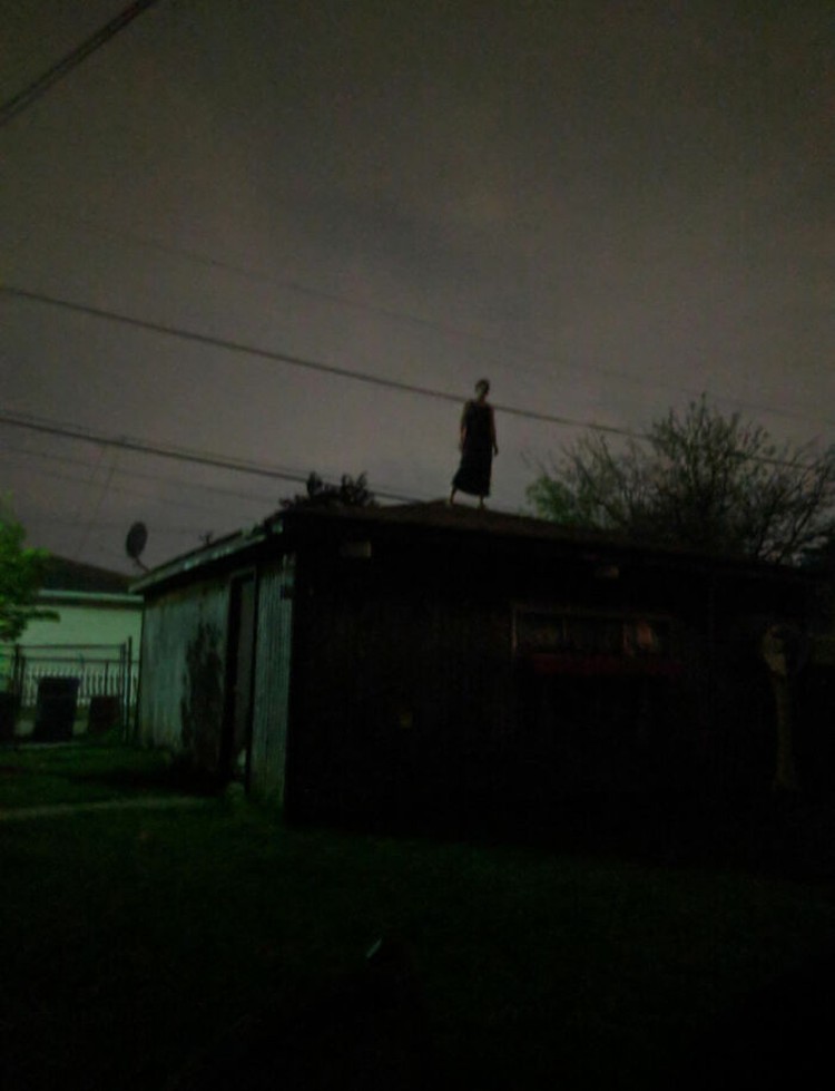 Ternyata tak hanya penampakan hantu yang tertangkap kamera yang menyeramkan. Sederet foto ini bisa bikin merinding, meskipun tidak ada hantunya.