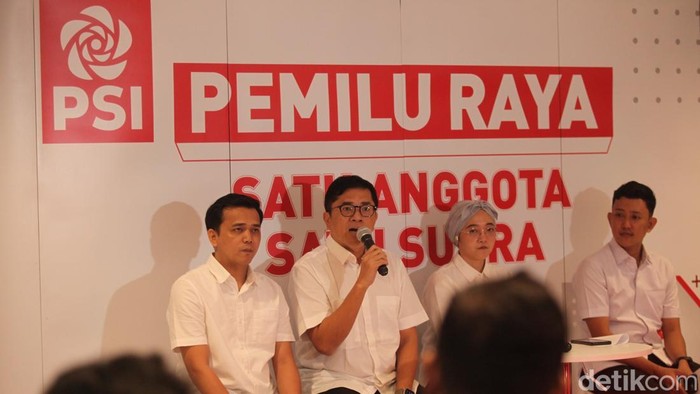 Cari Ketua Umum Baru, PSI Gelar Pemilu Raya Partai Solidaritas Indonesia (PSI) membuka pendaftaran calon ketua umum (ketum)Β mulai hari ini, Selasa (13/5/2025).Β Semua anggota partai bisa mendaftar sebagai calon ketua umum pengganti Kaesang Pangarep.