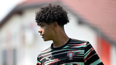 Cristiano Ronaldo Jr Debut di Timnas Portugal, Ditonton Nenek