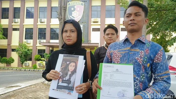 Desi Agustina selaku pelapor kala ditemui di Mapolda Lampung
