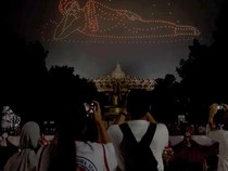 Penampakan Atraksi Spektakuler Ratusan Drone Hiasi Acara Waisak di Borobudur