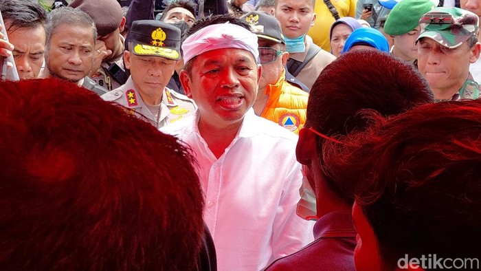 Gubernur Jabar Dedi Mulyadi
