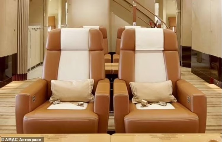Hadiah jet Donald Trump dari Qatar Hadiah jet Donald Trump dari Qatar