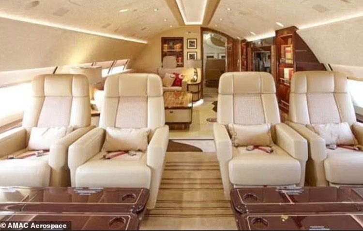 Hadiah jet Donald Trump dari Qatar Hadiah jet Donald Trump dari Qatar