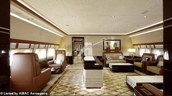 Ruang tamu pribadi terletak di dek yang sama dengan kamar tidur utama dan kamar tidur tamu. Foto: AMAC Aerospace