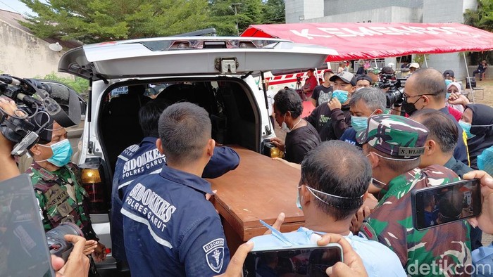 Jenazah Warga Korban Ledakan Pemusnahan Amunisi di Garut Dipulangkan