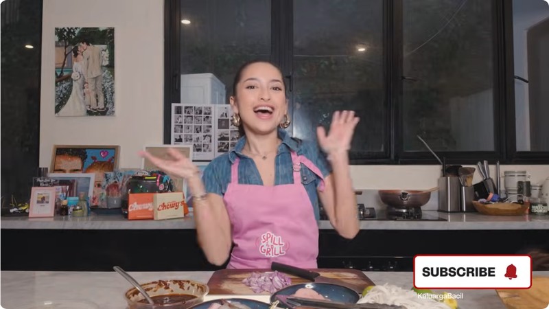 Jirayut dan Jennifer Coppen masak pad Thai bareng
