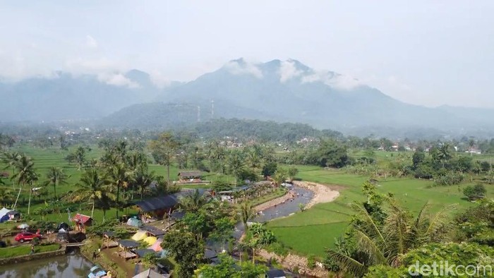 Kampung Ikan Lembah Tanjung Subang.