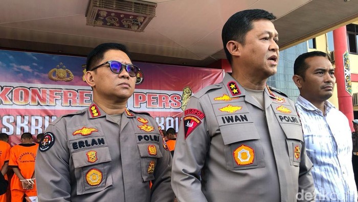 Para penjarah kelapa sawit di PT Argo Karya Prima Lestari (AKPL), Kabupaten Seruyan, Kalimantan Tengah sempat sandera sekuriti. Mereka meminta barter agar para pelaku yang dijadikan tersangka dapat dibebaskan saat dilakukan penangkapan oleh polisi pada Jumat (9/5).