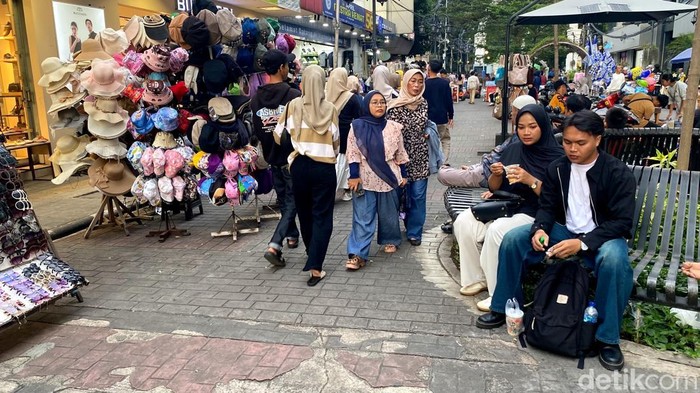 Kawasan Dalem Kaum di penghujung libur panjang