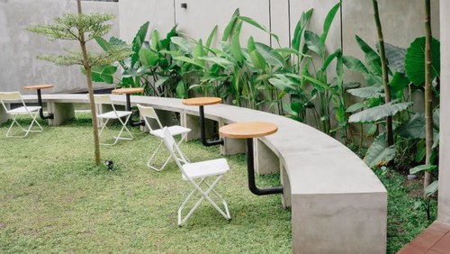 Ke.temu Coffee and Eatery and Space adalah sebuah coffee shop yang terletak di Jl. Pejanggik No. 57, Majidi, Kec. Selong, Kabupaten Lombok Timur, NTB. (Dok Ke.temu Coffee and Eatery)
