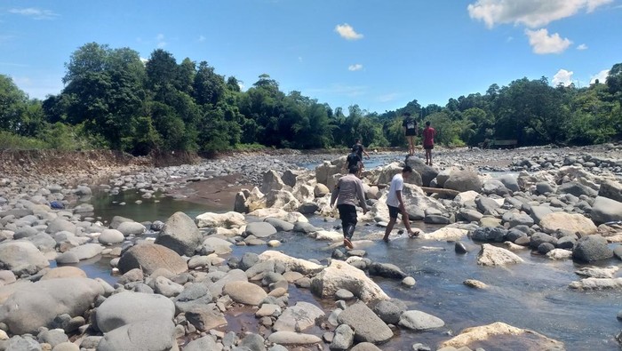 Mahasiswi bernama Marshanda (20) yang hanyut di Sungai Sapanna, Kabupaten Maros, Sulawesi Selatan (Sulsel) belum ditemukan.