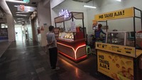 Nantinya mal khusus kendaraan listrik ini akan memiliki fasilitas terintegrasi mulai dari ruang pameran, pengisian daya listrik, pusat layanan purna jual, hingga area edukatif untuk anak-anak dan keluarga.   