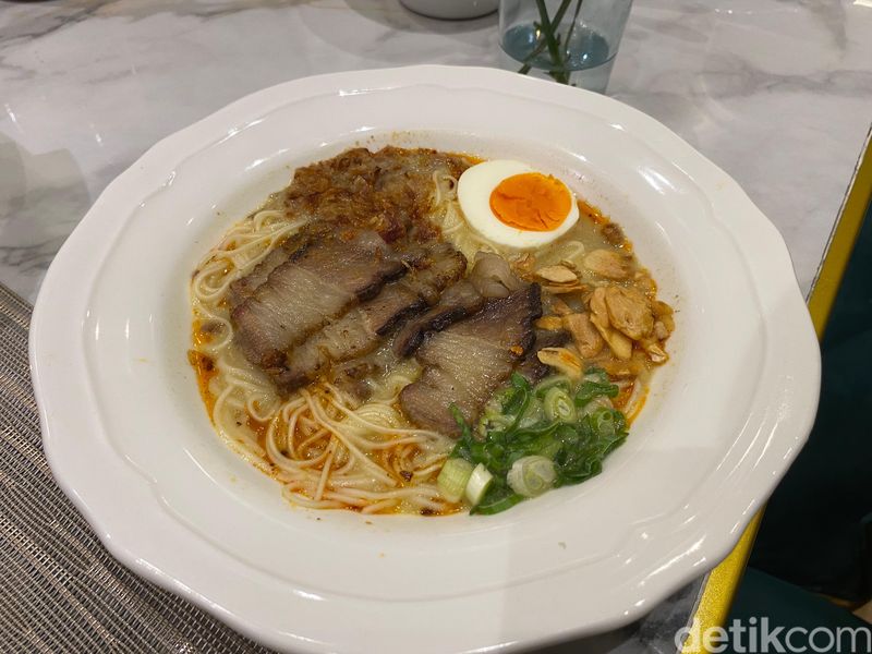 Paling Restoran, restoran keluarga baru dengan menu Nusantara dan fusion di Wolter Monginsidi, Jakarta Selatan.