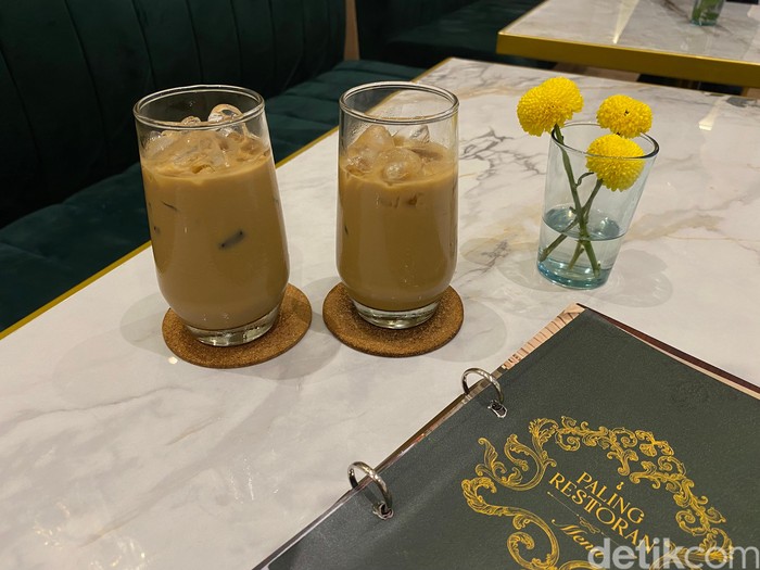 Paling Restoran Paling Restoran, restoran keluarga baru dengan menu Nusantara dan fusion di Wolter Monginsidi, Jakarta Selatan.