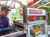 Nabung Rp 10-25 Ribu per Hari, Pasutri Bakul Basreng di Wonosobo Naik Haji