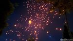 Ribuan Lampion Melayang Hiasi Langit Candi Borobudur