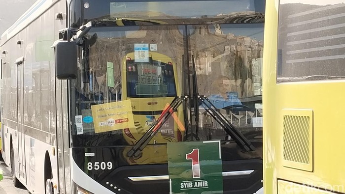 Pemerintah Indonesia menyediakan bus Shalawat untuk mengangkut jemaah haji dari hotel ke Masjidil Haram, Makkah, dan kembali lagi ke hotel. (Haris Fadhil/detikcom).