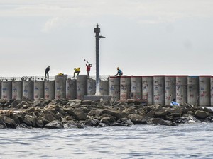 Blueprint Giant Sea Wall: Tak Semua Pesisir Dibangun Tanggul Beton