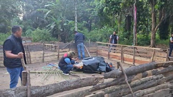 Polisi hancurkan arena sabung ayam di Musi Rawas
