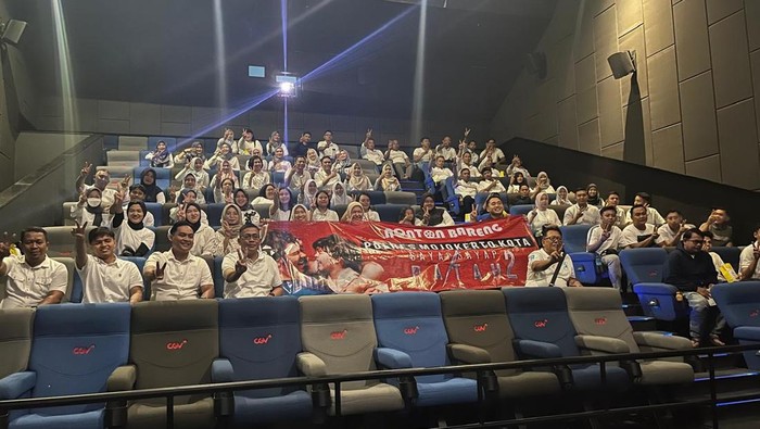 Polres Mojokerto Kota menggelar nobar Sayap-Sayap Patah 2: Olivia bersama elemen masyarakat