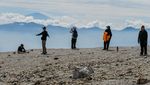 Ramainya Pendakian Gunung Papandayan Saat Libur Panjang
