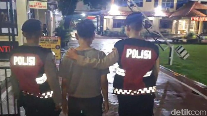 Remaja di Brebes ditangkap usai mencoba menyerang polisi saat konvoi bersama gangsternya, Selasa (12/5/2025).