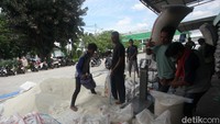 Bulog akan terus melanjutkan penyerapan hasil panen petani secara optimal guna memastikan harga gabah tetap menguntungkan petani, sekaligus menjaga ketersediaan beras yang cukup bagi masyarakat.