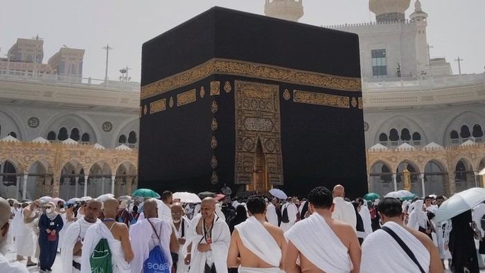 Suhu di Makkah, Arab Saudi, diprediksi mencapai 42 derajat celcius sore ini. (Haris/detikcom)