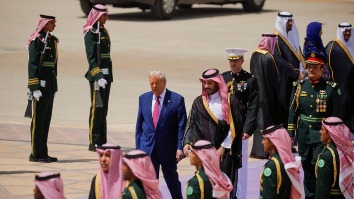Sambutan Pangeran MBS Tandai Kunjungan Bersejarah Trump ke Timur Tengah