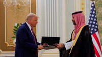 AS dan Arab Saudi telah membahas potensi pembelian jet Lockheed F-35 oleh Riyadh, dua sumber yang mengetahui diskusi tersebut mengatakan kepada Reuters, merujuk pada pesawat militer yang telah lama diminati oleh kerajaan tersebut. Tidak jelas apakah pesawat tersebut termasuk dalam kesepakatan yang diumumkan pada hari Selasa.