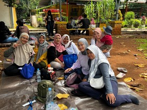 Ibu-ibu Cilandak Bawa Anak Piknik di Ragunan: Biar Nggak Lihat HP Terus