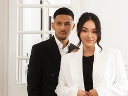 Inspirasi Pernikahan Simpel Elegan Kakak Alyssa Daguise, Pakai Setelan Blazer