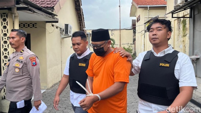 Bagus, eks kepala cabang dealer Isuzu Mojokerto yang jadi tersangka kasus truk dibeli tunai ditarik debt collector.