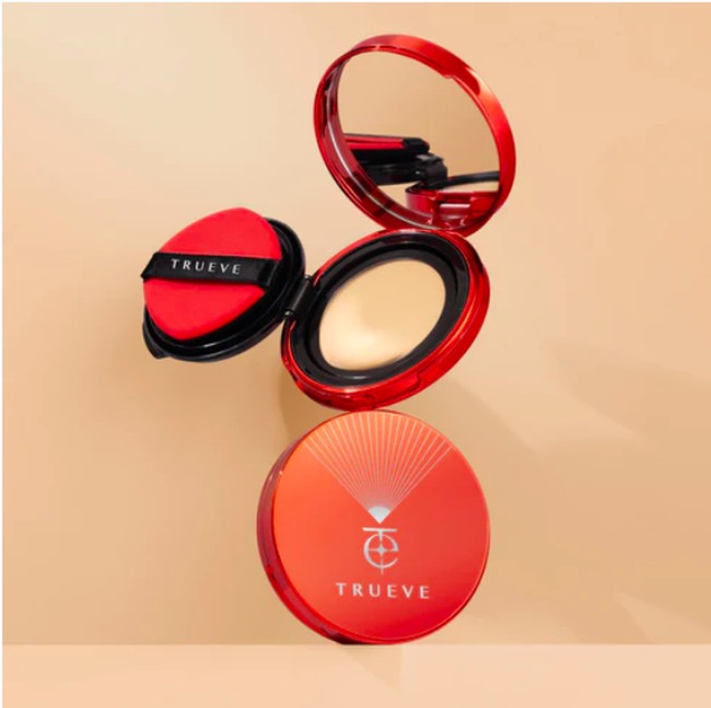 cushion mengandung skincare untuk usia 30 tahun ke atas. cushion yang mengandung skincare untuk usia 30 tahun ke atas.