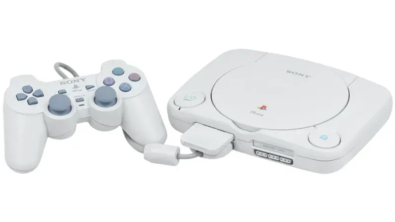 Hingga saat ini, ada 14 konsol yang dirilis oleh Sony PlayStation. Pertama kali mereka merilis PS1 pada 1995 dan terbaru PS5 Pro pada 2024. Berikut daftarnya.