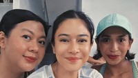 Kebersamaan Dian Sastrowardoyo dengan teman-temannya usai main padel. Foto: instagram Dian Sastrowardoyo