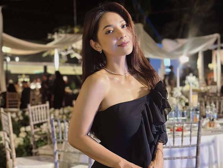Senyum Tipis Dinda Kirana Usai Oplas Wajah-Payudara