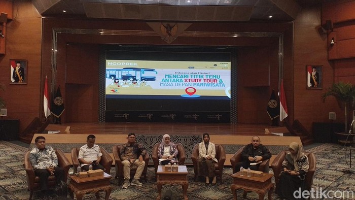 Diskusi terkait kebijakan pelarangan study tour di Kantor Kementerian Pariwisata