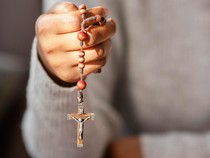 Doa Rosario Hari Ini Rabu, 2 Juli: Peristiwa Mulia Yesus Naik ke Surga