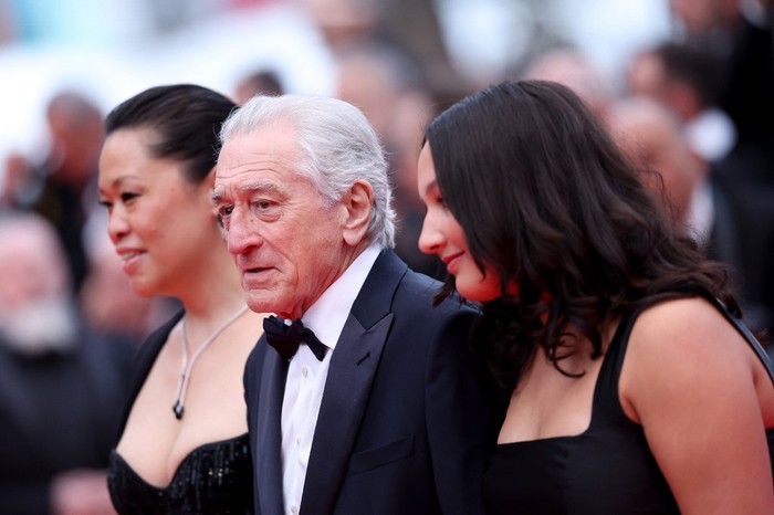 FRANCE-FILM-FESTIVAL-CANNES Aktor Robert De Niro (tengah) menghadiri 78th Cannes Film Festival di Cannes, Prancis Selatan, pada 13 Mei 2025 waktu setempat. Dia jadi penerima penghargaan Honorary Palme dOr. (Photo by SAMEER AL-DOUMY / AFP)