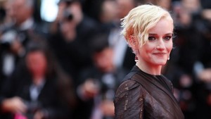 Aktris kelahiran 1 Februari 1994 itu menghadiri pemutaran film Partir un Jour (Bye Bye) dan upacara pembukaan Cannes pada Selasa (13/5) waktu setempat. (Foto: AFP/SAMEER AL-DOUMY)