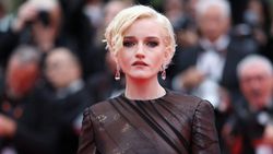POV Ditatap Julia Garner Si Villain Film The Fantastic Four Terbaru
